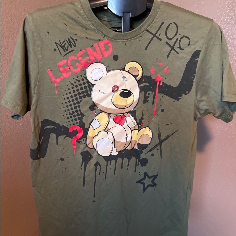 NWOT- Legend Men’s Graphic T-Shirt - Green